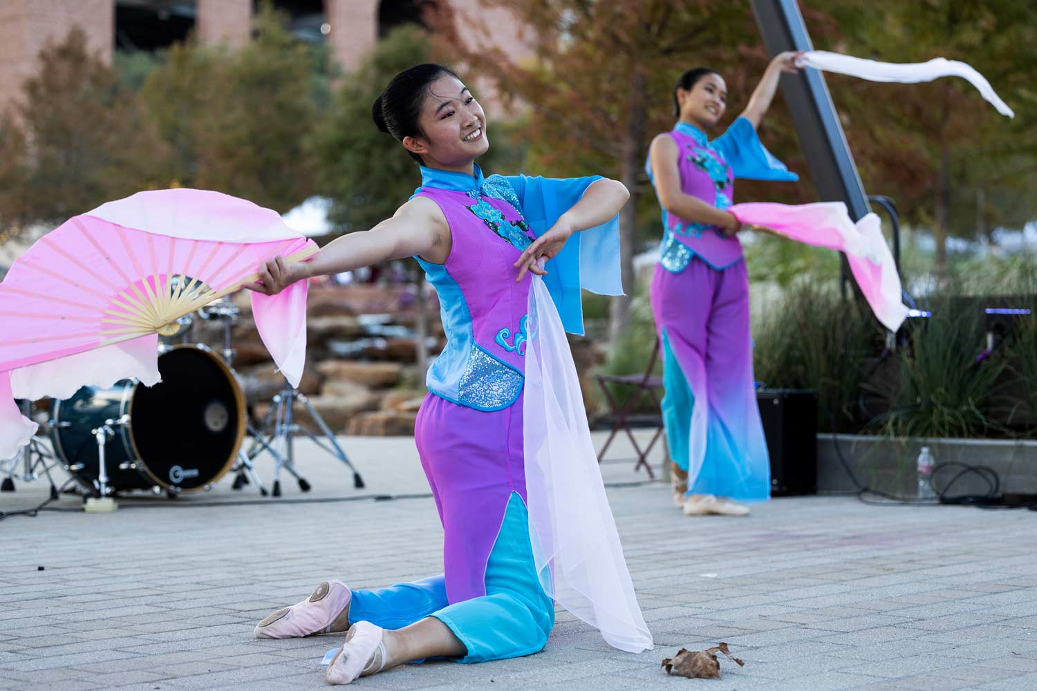 Texas A&M Student Group performs traditional dance at 91Ƶ Park